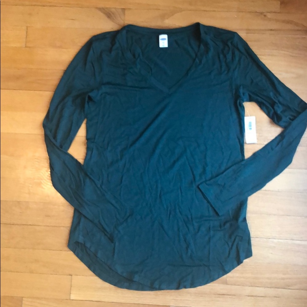 Old Navy Luxe long sleeve, V neck top. NWT